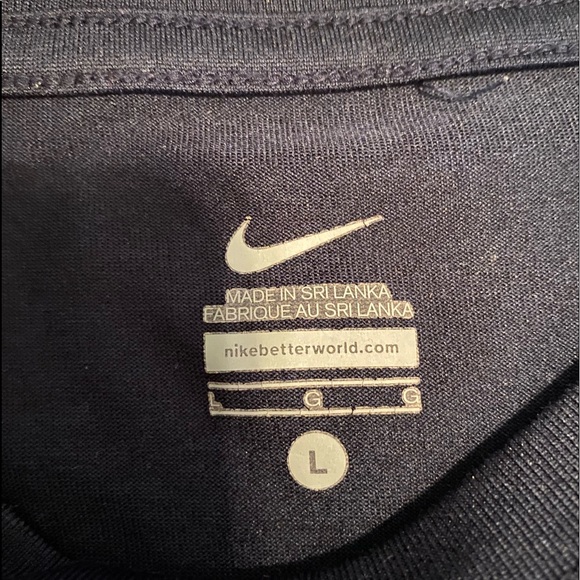 Nike Boys Athletic Shirt - Picture 2 of 2